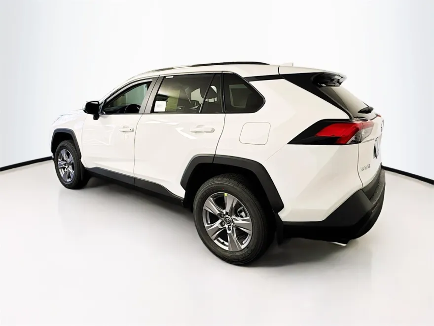 2025 Toyota RAV4 XLE photo 1