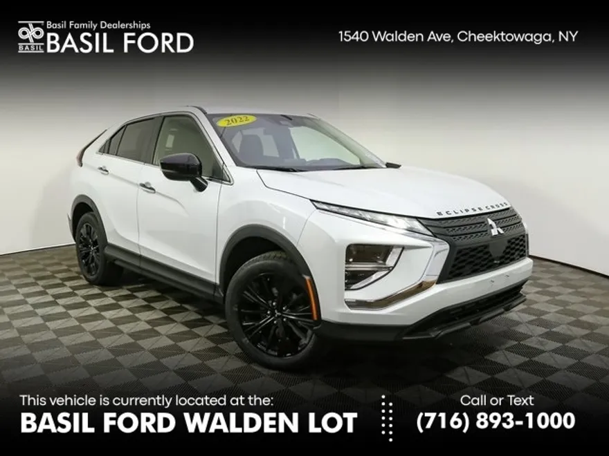 2022 Mitsubishi Eclipse Cross LE photo 1