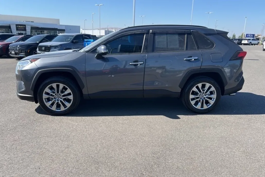 2019 Toyota RAV4 Limited photo 1