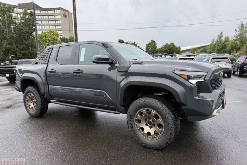 2025 Toyota Tacoma Trailhunter 4x4 Double Cab photo 1