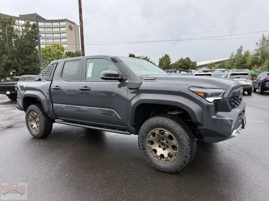 2025 Toyota Tacoma Trailhunter 4x4 Double Cab photo 1