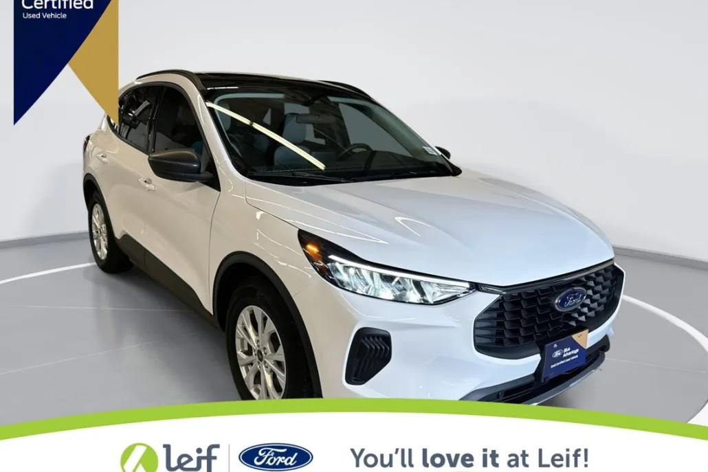2022 Ford Escape SEL photo 1