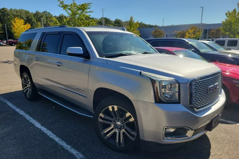 2017 Gmc Yukon XL Denali photo 1