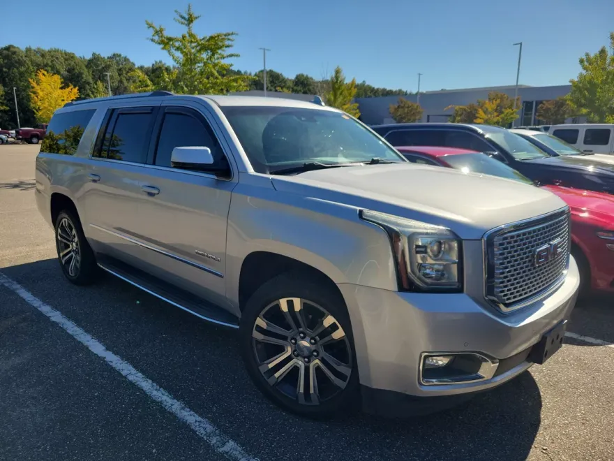 2017 Gmc Yukon XL Denali photo 1
