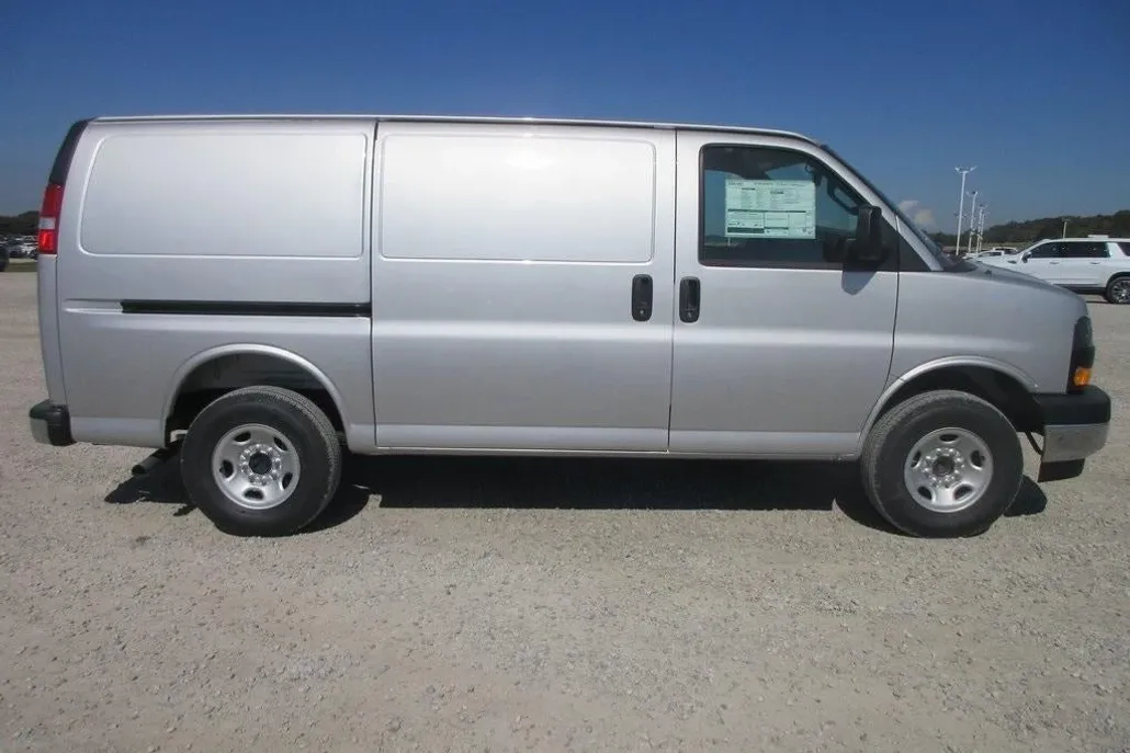 2025 Gmc Savana Cargo 3500 Base photo 1