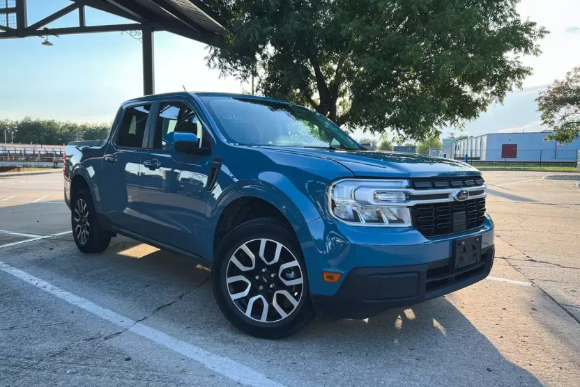 2022 Ford Maverick Lariat photo 1