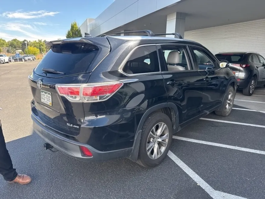 2014 Toyota Highlander XLE photo 1