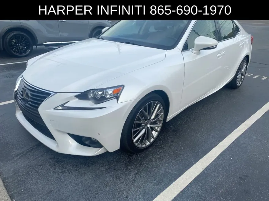 2016 Lexus IS 200t photo 1
