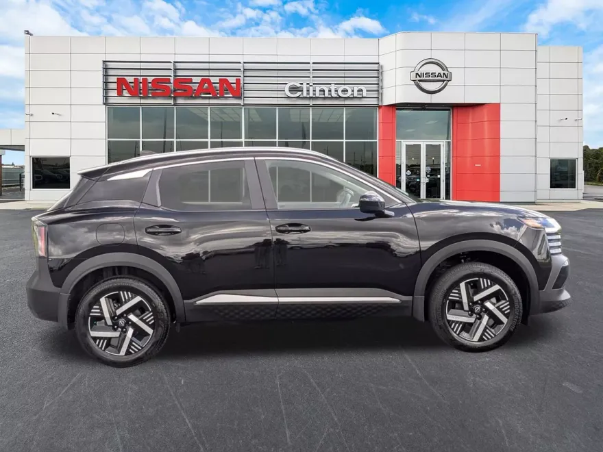 2025 Nissan Kicks SV photo 1