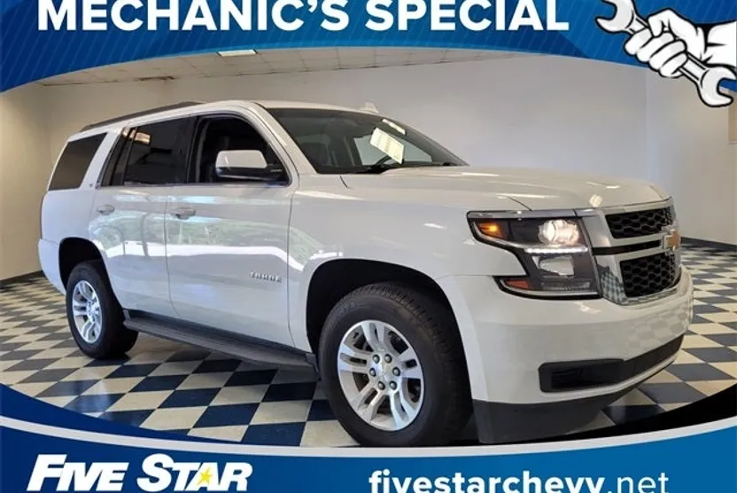 2017 Chevrolet Tahoe LT photo 1