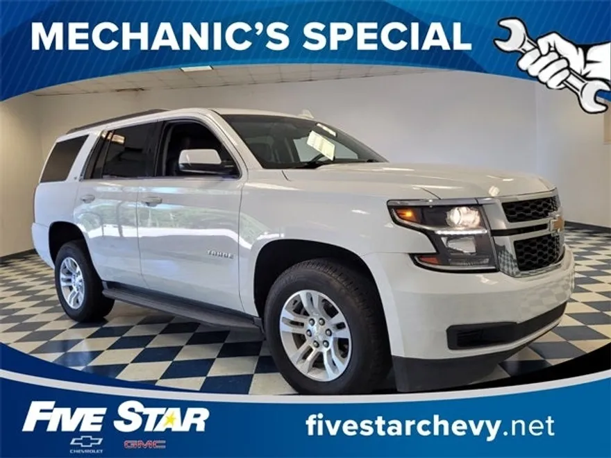 2017 Chevrolet Tahoe LT photo 1