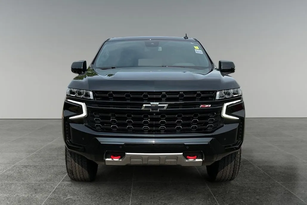 2024 Chevrolet Suburban Z71 photo 1
