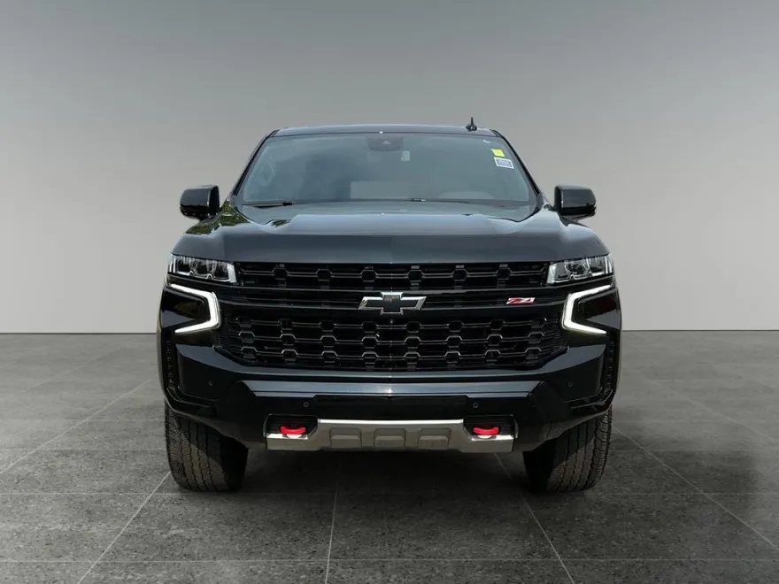 2024 Chevrolet Suburban Z71 photo 1