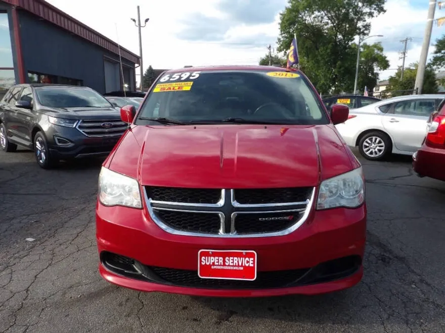 2013 Dodge Grand Caravan SXT photo 1