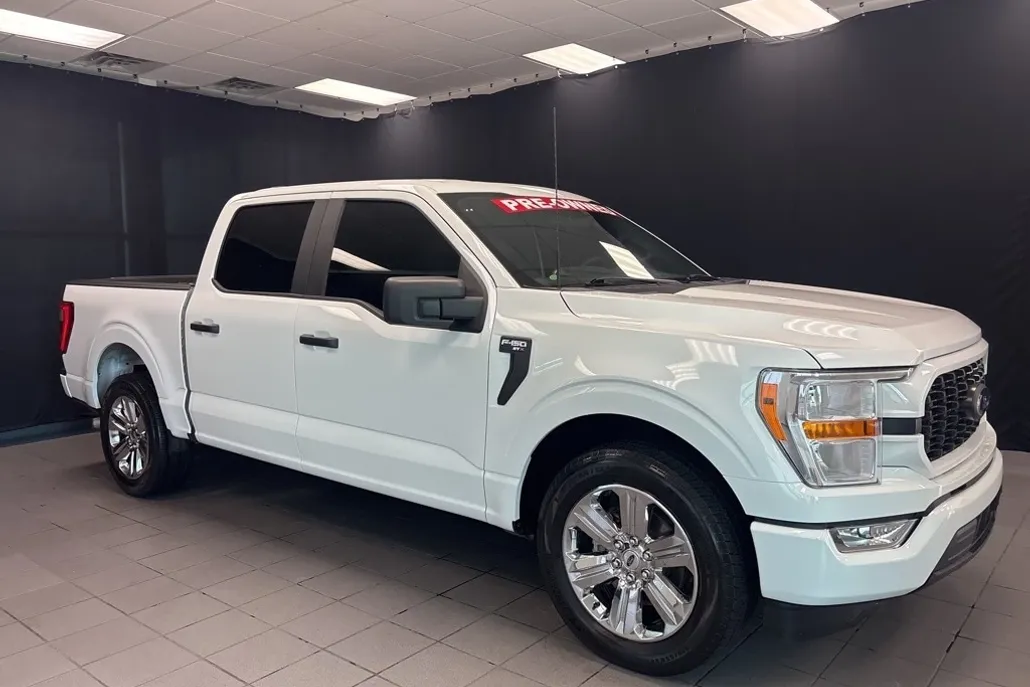 2022 Ford F-150 XL photo 1