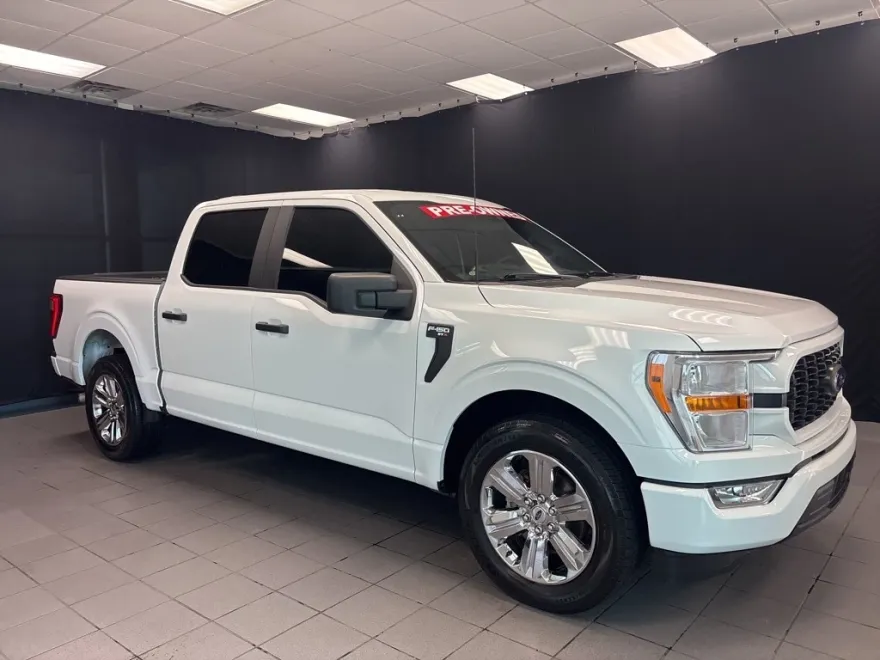 2022 Ford F-150 XL photo 1