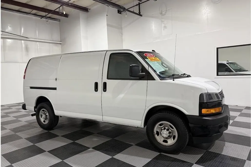 2019 Chevrolet Express Cargo Van photo 1