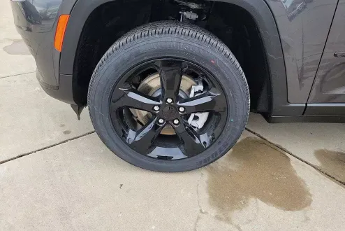 2025 Jeep Grand Cherokee Altitude X photo 3