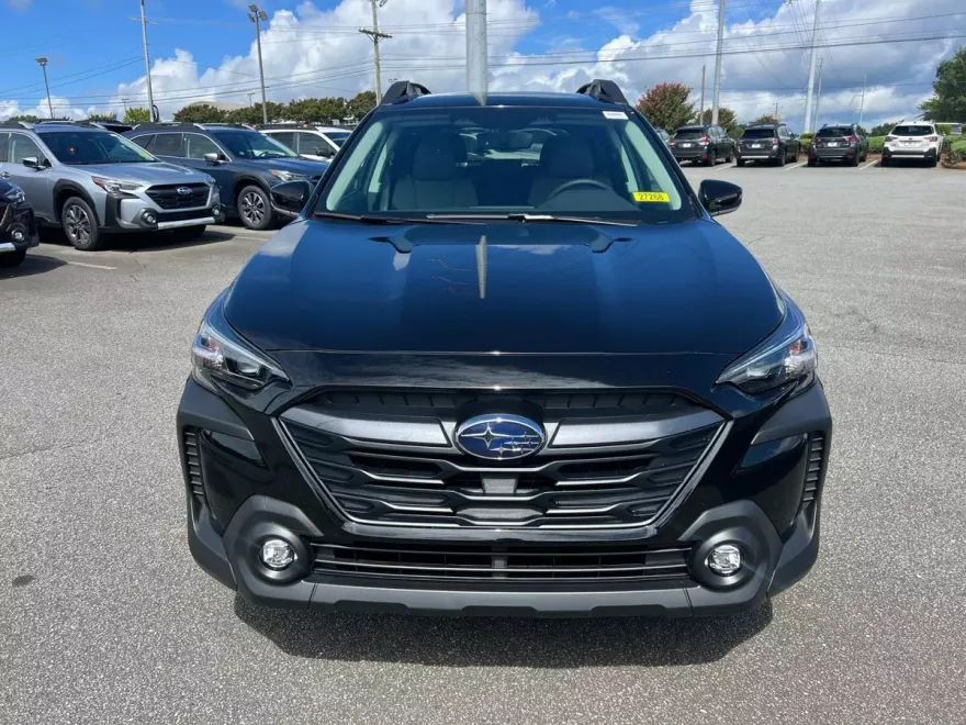 2025 Subaru Outback Premium photo 1