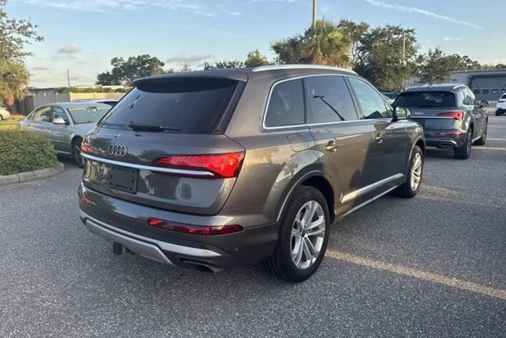 2025 Audi Q7 Premium Plus photo 1
