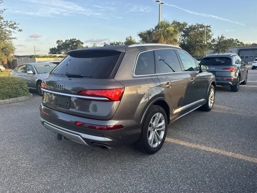 2025 Audi Q7 Premium Plus photo 1