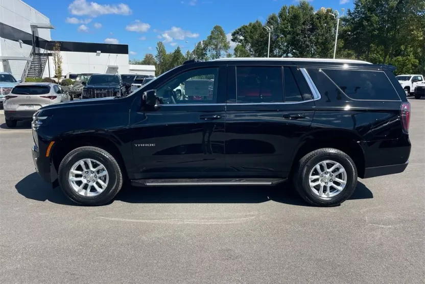 2025 Chevrolet Tahoe LS photo 1