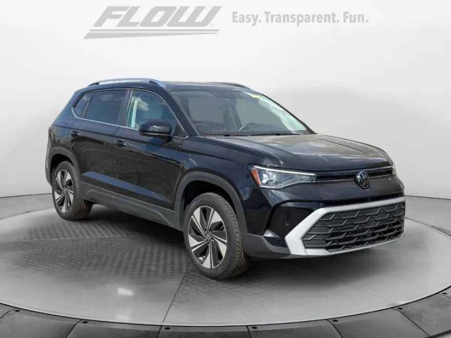2025 Volkswagen Taos SE photo 1