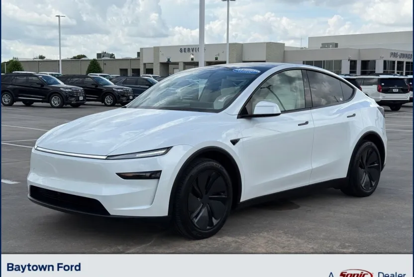 2026 Tesla Model Y Long Range photo 1