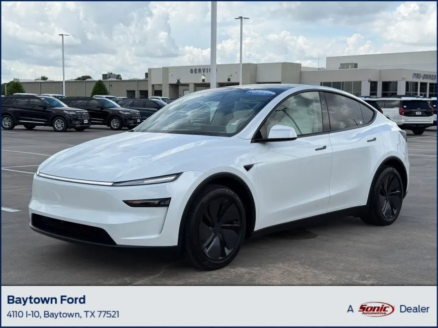 2026 Tesla Model Y Long Range photo 1
