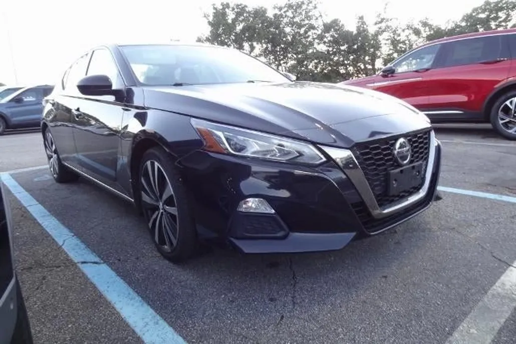 2022 Nissan Altima 2.5 SR photo 1