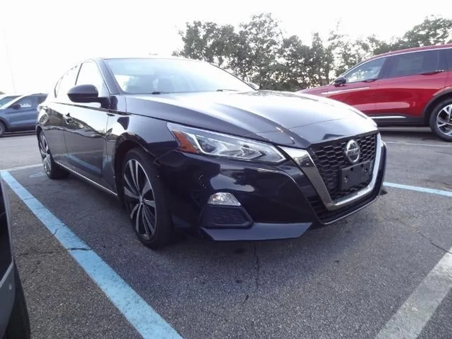 2022 Nissan Altima 2.5 SR photo 1