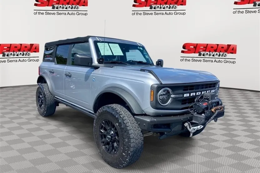 2022 Ford Bronco Black Diamond photo 1