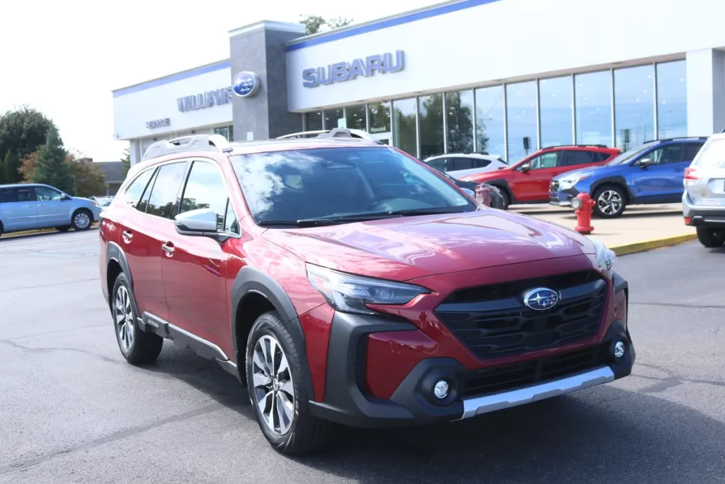 2025 Subaru Outback Touring XT photo 1