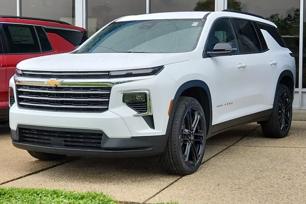 2025 Chevrolet Traverse photo 1