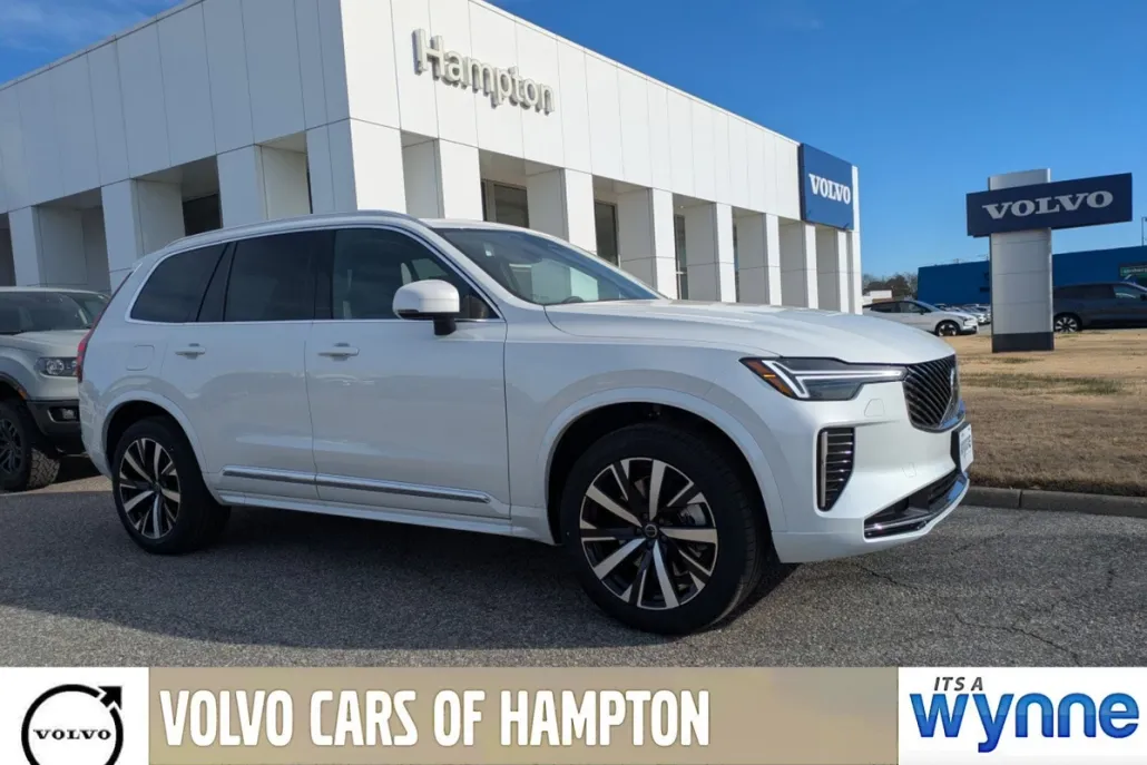 2025 Volvo XC90 T8 Core photo 1