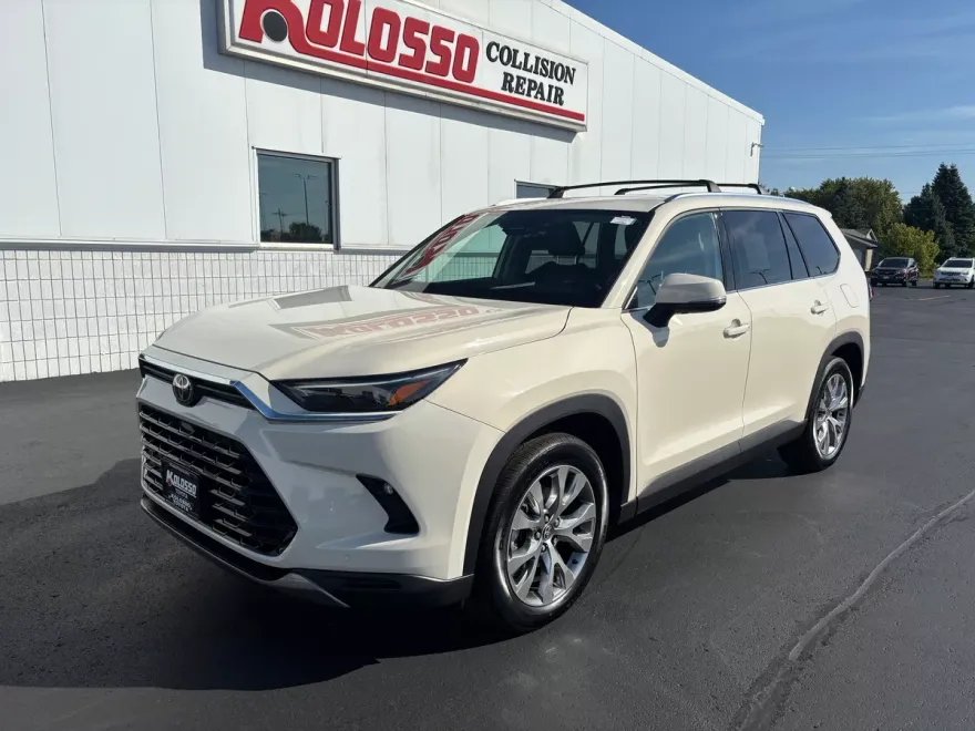 2024 Toyota Grand Highlander Limited photo 1
