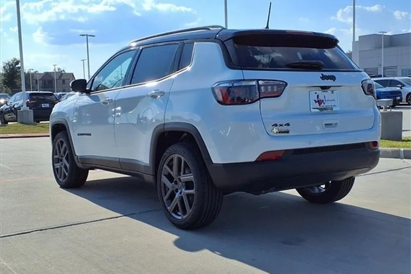 2026 Jeep Compass Limited photo 1
