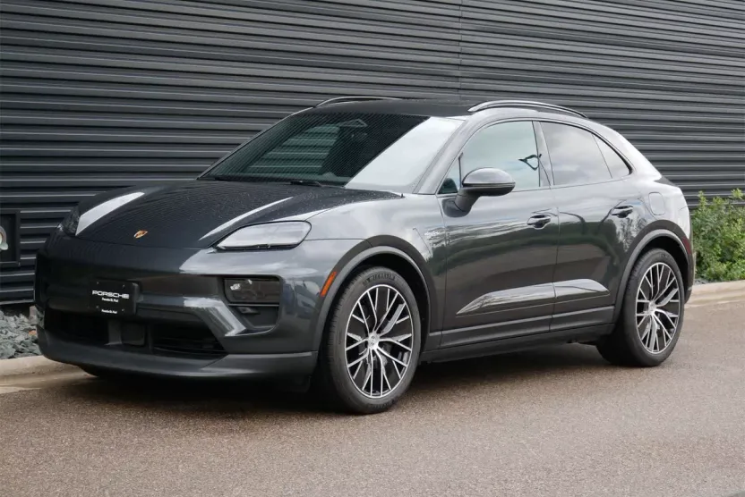 2024 Porsche Macan Electric 4 photo 1