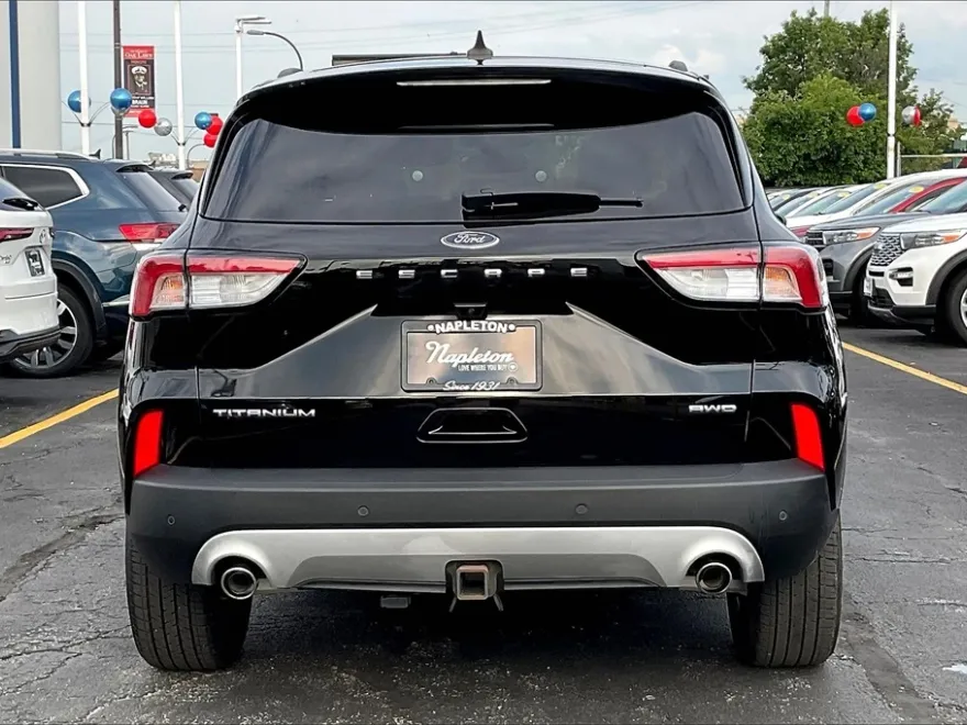 2022 Ford Escape Titanium photo 1
