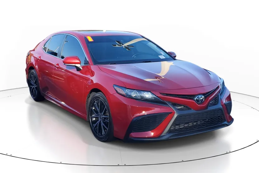 2021 Toyota Camry SE photo 1