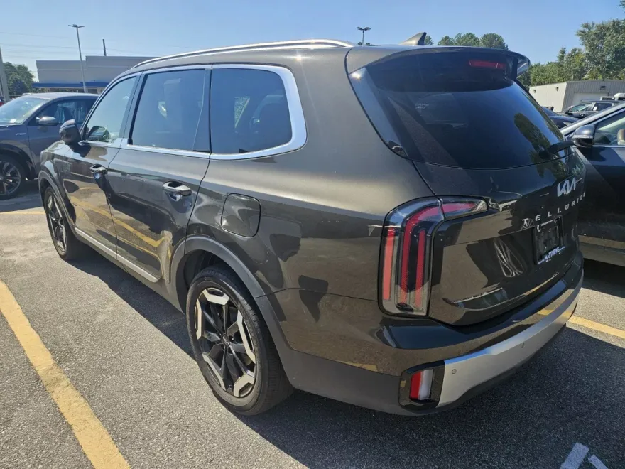2023 Kia Telluride EX photo 1