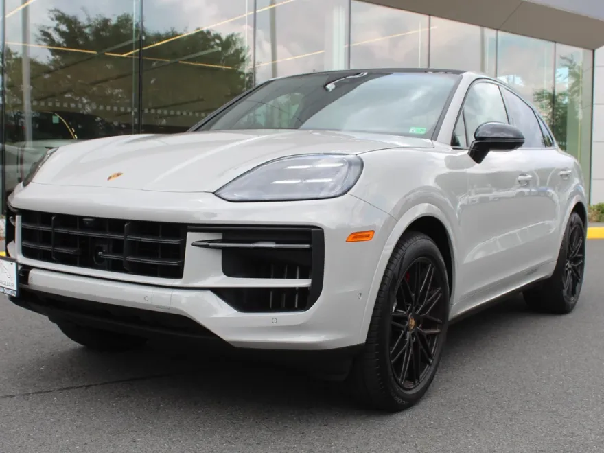 2025 Porsche Cayenne Coupe S photo 1