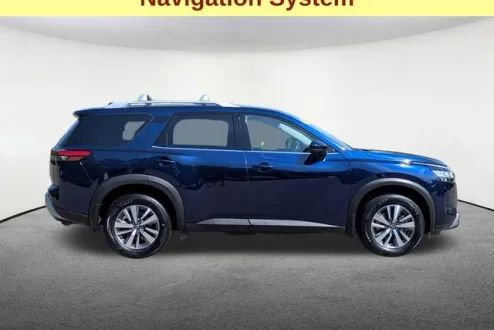 2024 Nissan Pathfinder SL photo 3