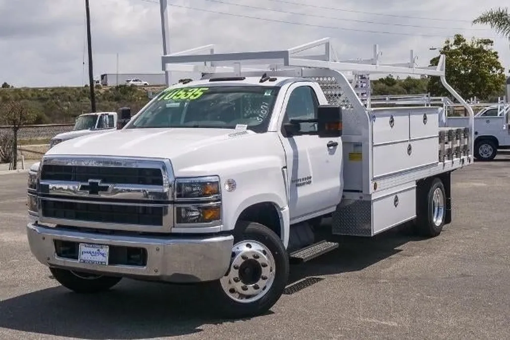 2023 Chevrolet Silverado 5500HD Work Truck photo 1