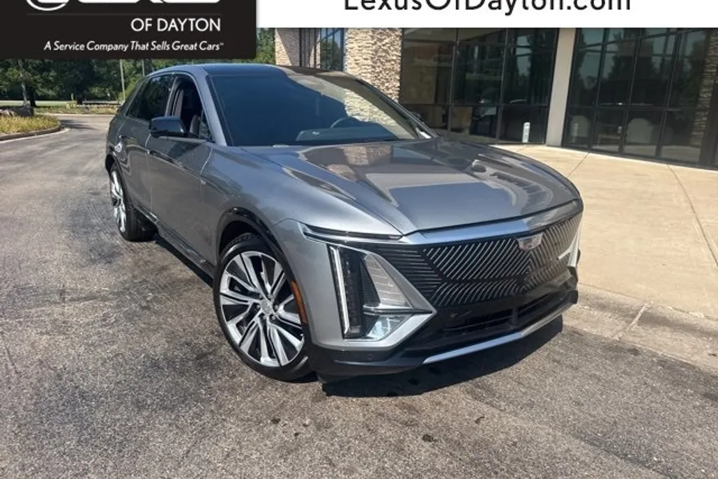2024 Cadillac Lyriq Luxury photo 1