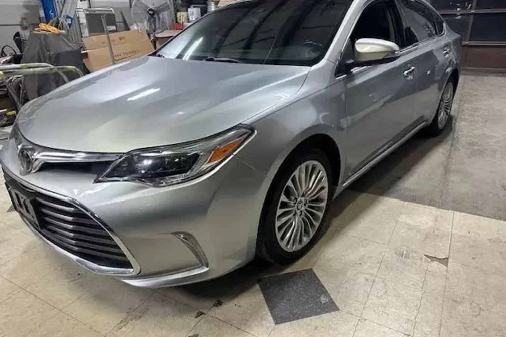 2017 Toyota Avalon XLE photo 1