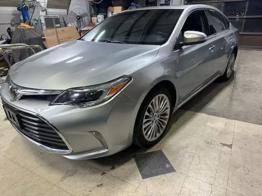 2017 Toyota Avalon XLE photo 1