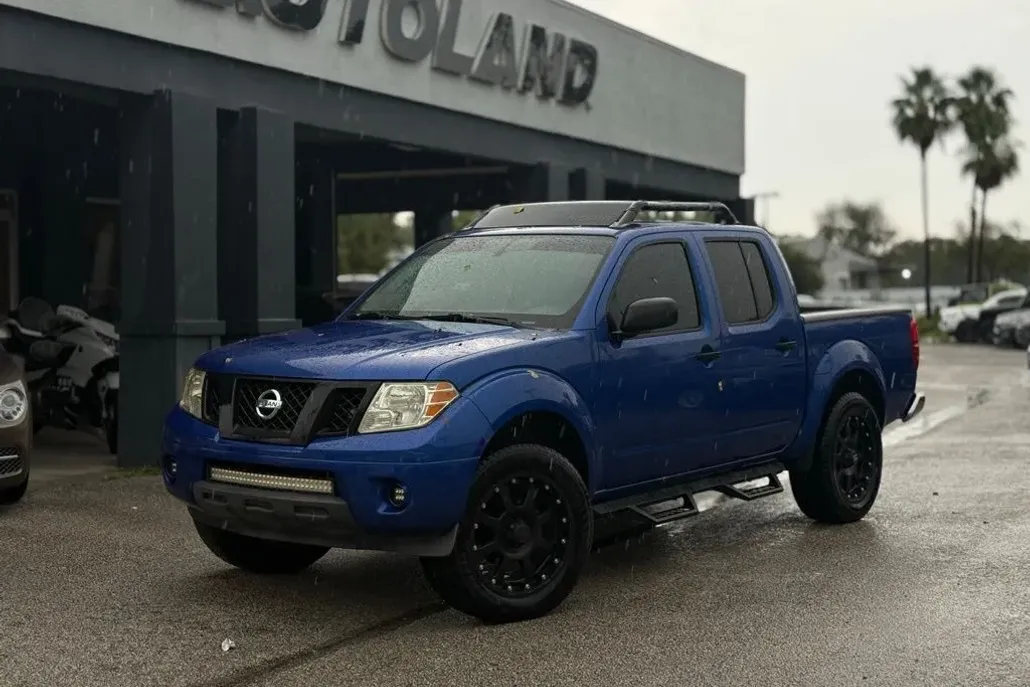 2014 Nissan Frontier SV photo 1