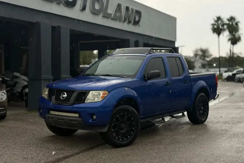 2014 Nissan Frontier SV photo 1
