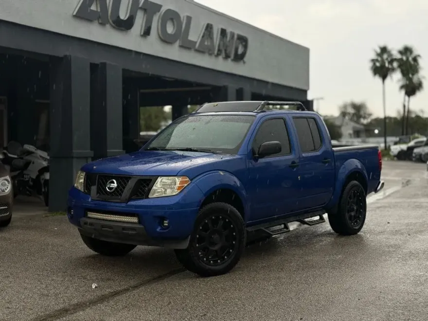 2014 Nissan Frontier SV photo 1
